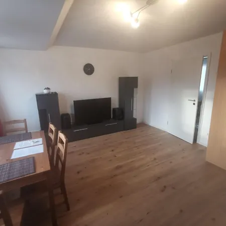 Grosszuegige 3-zimmer Mit Garage Und Garten Apartamento
