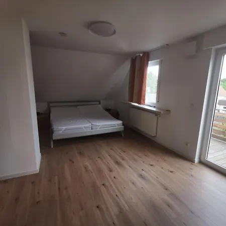 Apartmán Grosszuegige 3-zimmer Mit Garage Und Garten