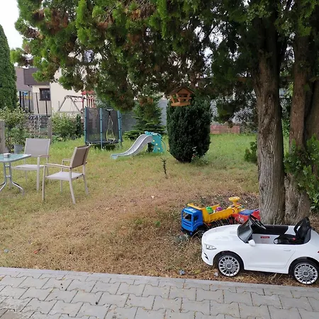 Grosszuegige 3-zimmer Mit Garage Und Garten Apartmán Norimberk